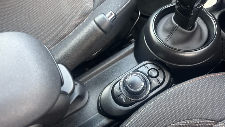 MINI Hatchback 1.5 Cooper Classic Premium 5dr Auto Petrol Hatchback